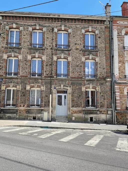 Le 102 De La Gare: Appartement Neuf Et Climatise Châlons-en-Champagne Kültér fotó