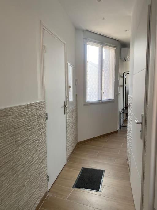 Le 102 De La Gare: Appartement Neuf Et Climatise Châlons-en-Champagne Kültér fotó