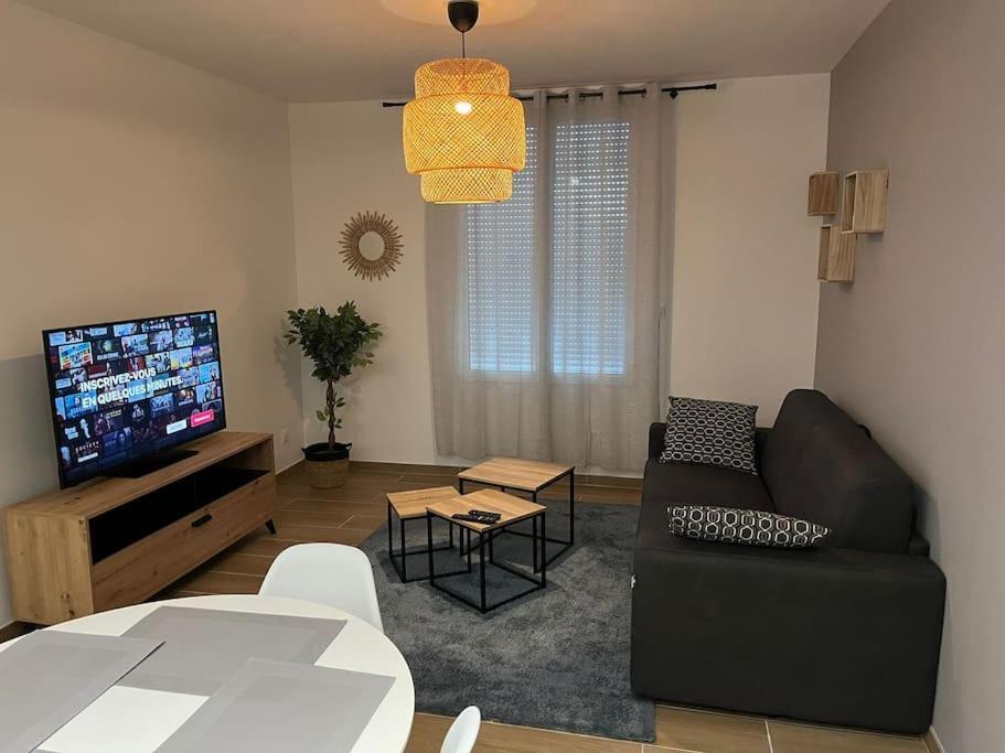 Le 102 De La Gare: Appartement Neuf Et Climatise Châlons-en-Champagne Kültér fotó